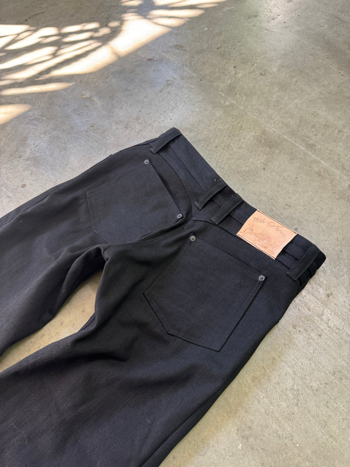 “noir” crosshatch loose denim