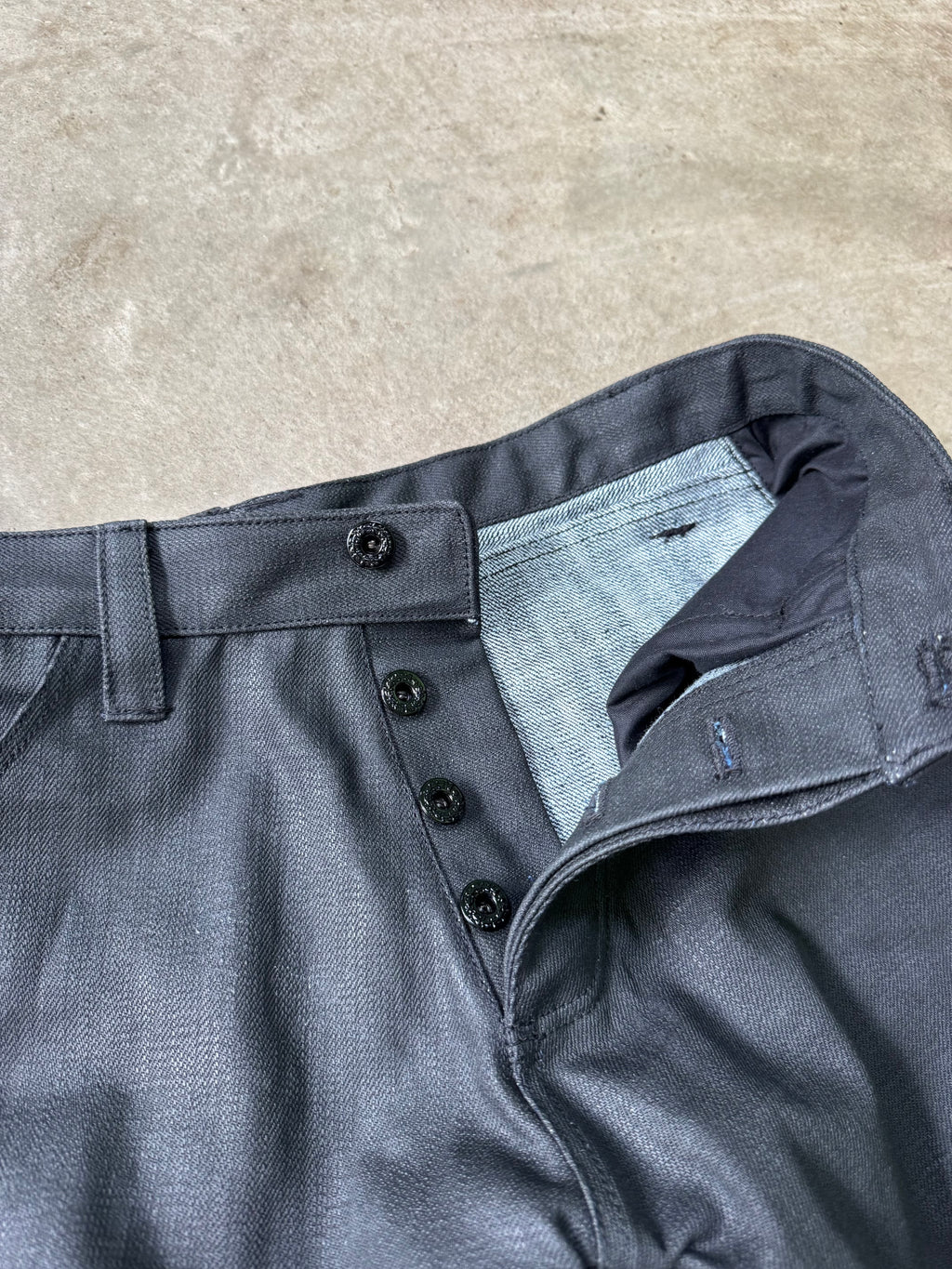 “oil” crosshatch loose denim