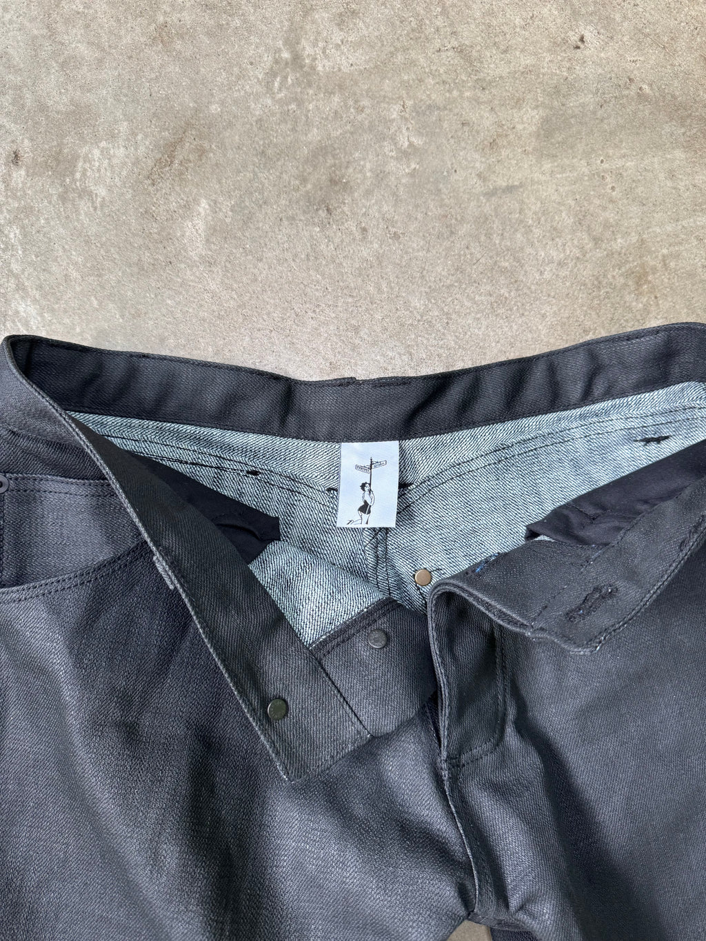 “oil” crosshatch loose denim