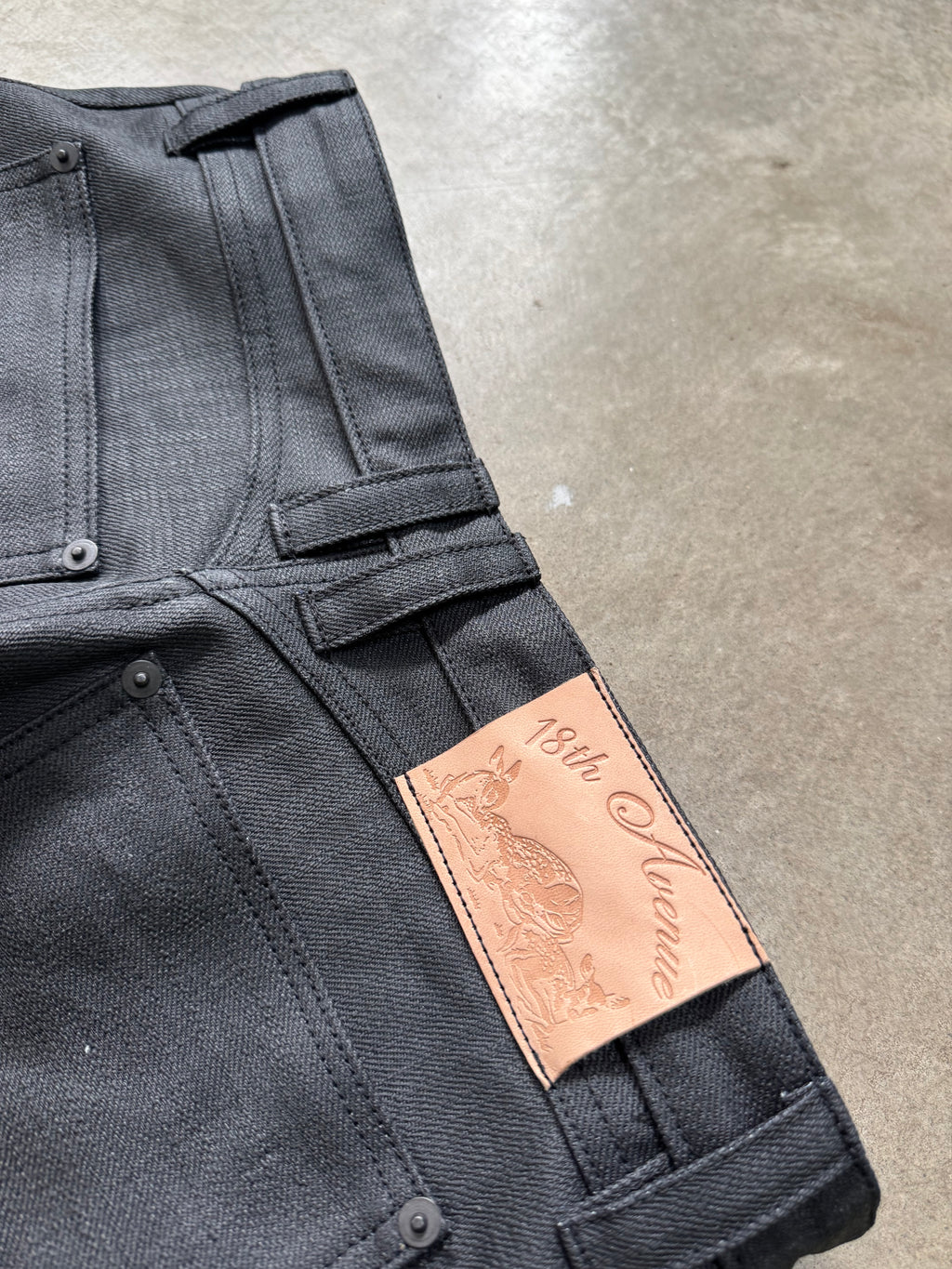 “oil” crosshatch loose denim