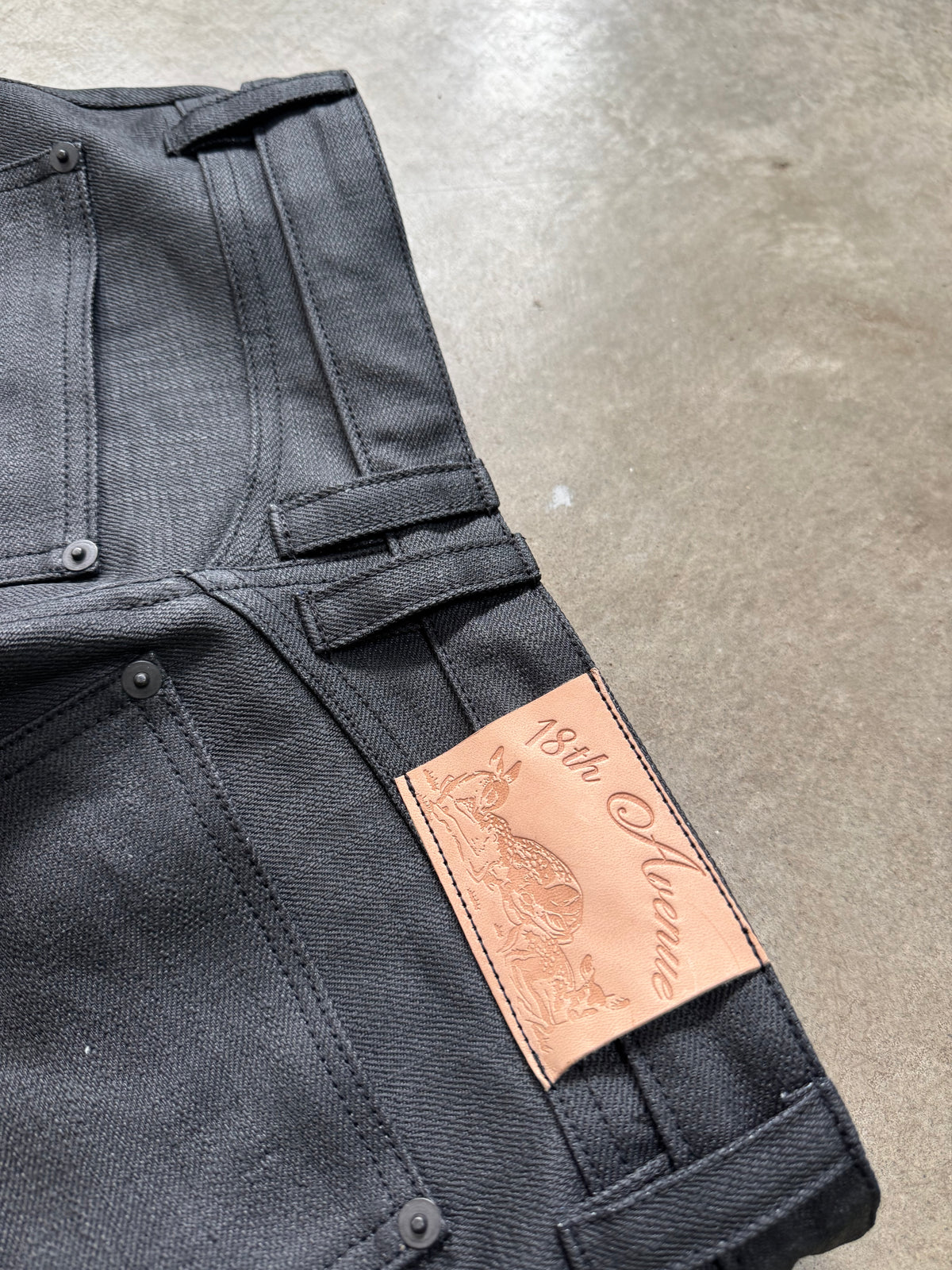 “oil” crosshatch loose denim