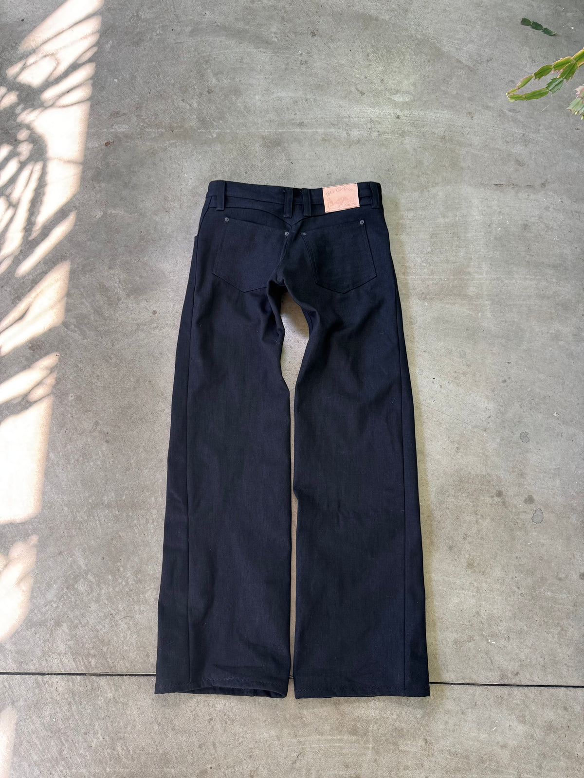 “noir” crosshatch loose denim