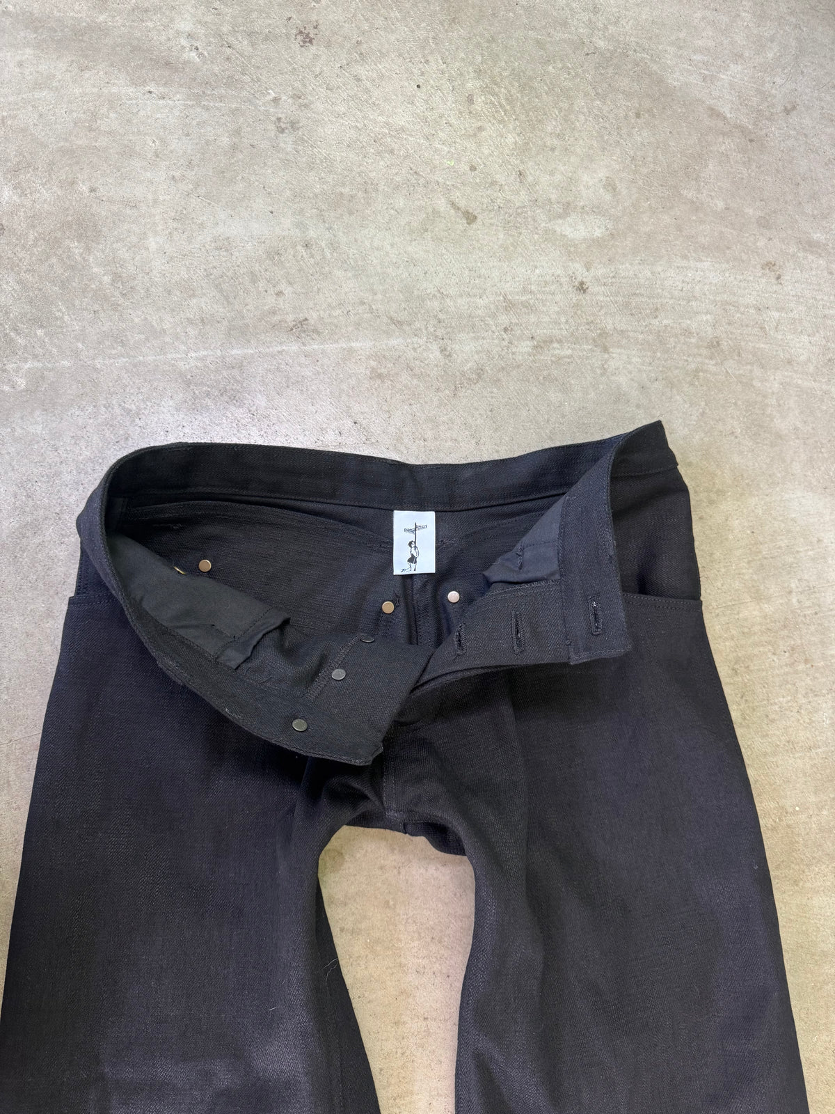 “noir” crosshatch loose denim