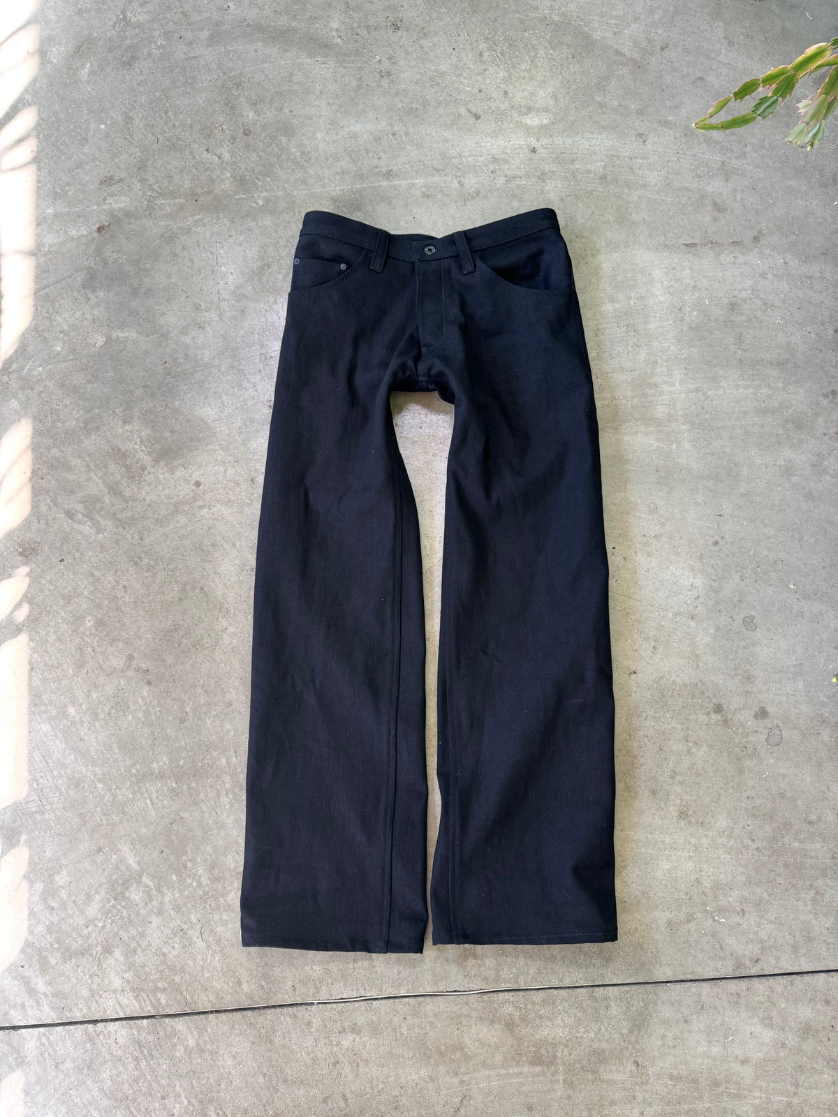 “noir” crosshatch loose denim